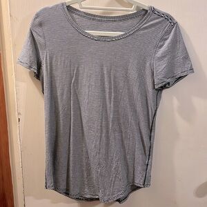 Lululemon Love Crew t-shirt size 6